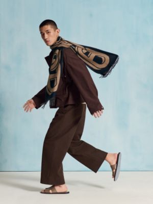 カシミヤマフラー 《マイヨン》 TGM, イメージ: 着用例, worn, ビュー3の4