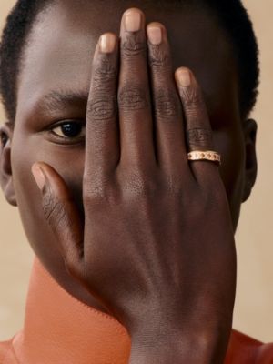 Collier de Chien ring, small model, View: Worn, worn, view 3 of 4