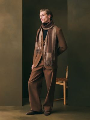 Schal H Passant, Ansicht: Getragene Ansicht, worn, Ansicht 2 von 5