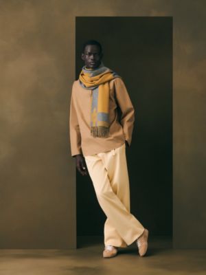 H Passant scarf, View: Worn, worn, view 2 of 5