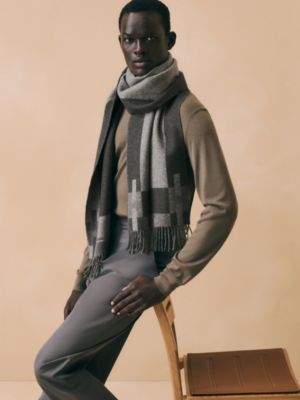 Echarpe H Passant, Vue: Vue portée, worn, vue 2 sur 5