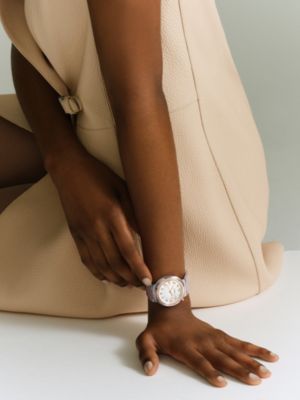 Hermes Cut 워치, 라지 모델, 36mm, 보기: 이미지: 제품 착용 이미지, worn, 2개 중 3번째 보기