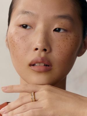 Uni ring, small model, View: Worn, worn, view 3 of 4