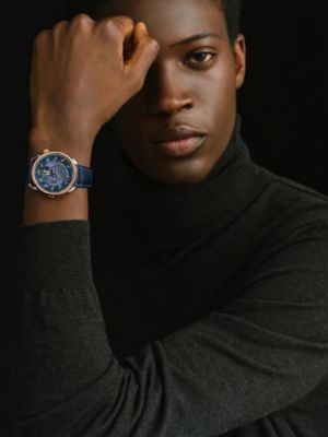 Arceau Le Temps Suspendu腕錶，42&nbsp;mm, 檢視: 佩戴, worn, 檢視共2張圖片的第4張