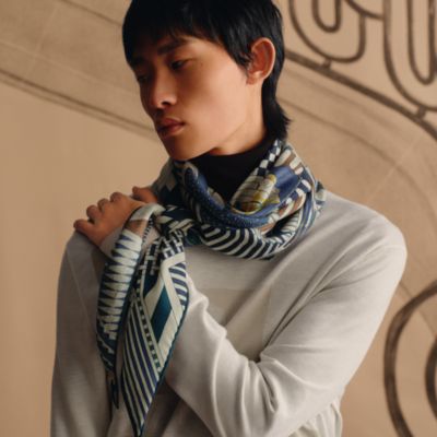 リバーシブルマフラー 《Hアンブリケ》 | Hermès - エルメス-公式サイト