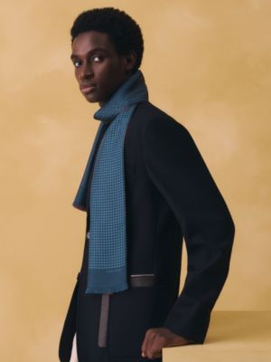 Follow Larguez les Amarres scarf, View: Worn, worn, view 2 of 3