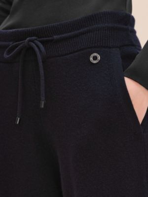 Calça em cashmere, Exibir: Sendo usado, worn, visualizar 5 de 6