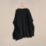 Rechteckig geschnittener Poncho Inspiration Cape mit "H"-Motiv, noir, nicht verfügbar