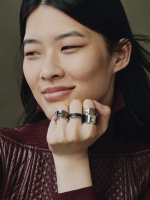 Olympe ring, small model, View: Worn, worn, view 2 of 2