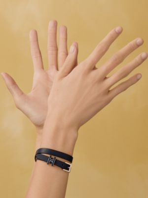 レザーブレスレット 《ポップH》 ドゥブルトゥール, イメージ: 着用例, worn, ビュー2の2