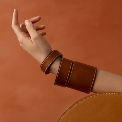 HERMÈS ベージュ レザーバングル HERMÈS ベージュ レザーバングル HERMES エルメス バングル
