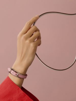 レザーブレスレット 《ピルエット》, イメージ: 着用例, worn, ビュー2の2