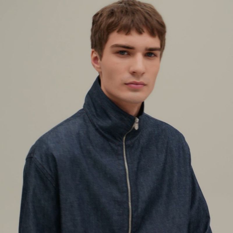 【HERMES】ハイネックジップアップ・シャツブルゾン 絹100% ジップアップ・シャツブルゾン | Hermès - エルメス-公式サイト