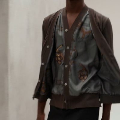 "Jeu dessus de soie" buttoned cardigan, View: video, view 2 of 7