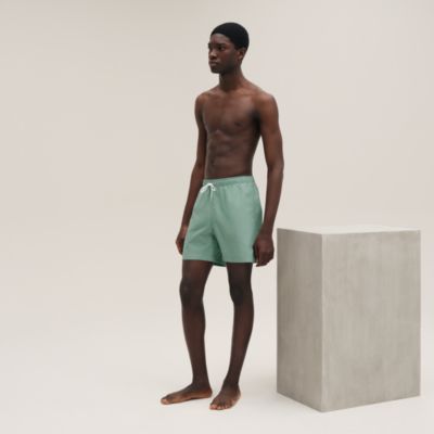 568100H264_worn_1?size=3000,