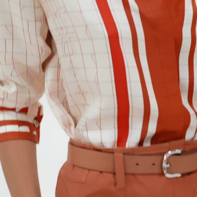 エルメスの上質でシルクプリントが美しいとてもお洒落なニット