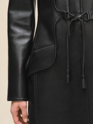 퍼포레이티드 디테일 롱 코트, 보기: 이미지: 제품 착용 이미지, worn, 7개 중 7번째 보기