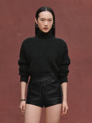 Short com detalhes perfurados, Exibir: Sendo usado, worn, visualizar 2 de 6