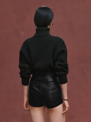 Short com detalhes perfurados, Exibir: Sendo usado, worn, visualizar 3 de 6