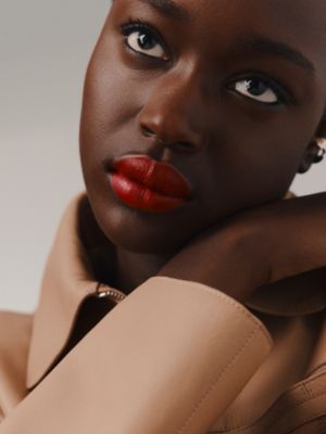 Seidig glänzender Lippenstift, Rouge Casaque, Ansicht: Getragene Ansicht, worn, Ansicht 5 von 7