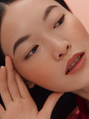 Silky Blush powder, Rose Dore, View: Worn, worn, view 4 of 8