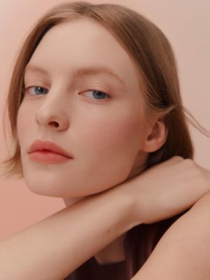Silky blush powder, Rose Poivré, View: Worn, worn, view 4 of 8