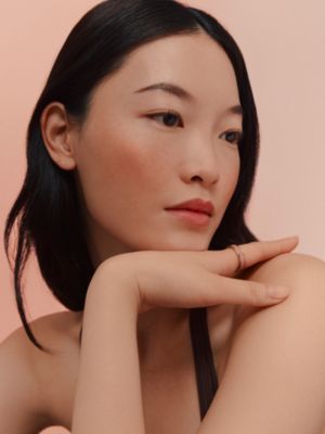 チーク - エルメスのベースメイク：パウダー＆ハイライター | Hermès