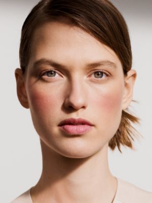 Silky blush powder refill, Rose Pommette, View: Worn, worn, view 4 of 6