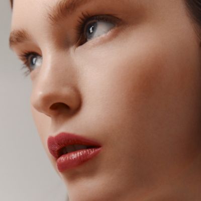 レッド - マットまたはサテン仕上げのエルメスのリップスティック