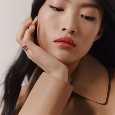 レッド - マットまたはサテン仕上げのエルメスのリップスティック