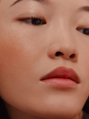 Rose Hermès瑰麗霧面唇膏，Rose d'Été, 檢視: 佩戴, worn, 檢視共6張圖片的第8張
