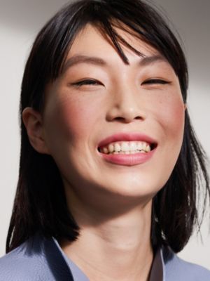 로지 립 인핸서 리필, 로즈 땅, 보기: 이미지: 제품 착용 이미지, worn, 4개 중 6번째 보기