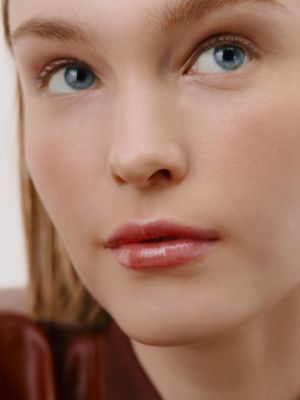 Infused Care Oil, Rose Kola, View: Worn, worn, view 3 of 6