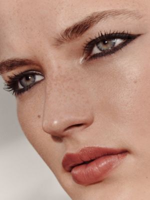 Eye shadow quartet, Ombres Fumées, View: Worn, worn, view 6 of 10