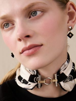スカーフリング 《ジュー・ド・デス》, イメージ: 着用例, worn, ビュー2の2