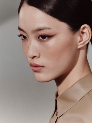 Eye shadow quartet refill, Ombres Mordorées, View: Worn, worn, view 5 of 7