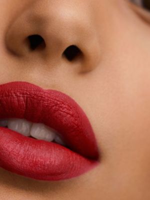Matter Lippenstift in limitierter Edition, Rouge Feu, Ansicht: Getragene Ansicht, worn, Ansicht 9 von 10