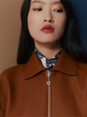 매트 립스틱, 리미티드 에디션, 루즈 나파, 보기: 이미지: 제품 착용 이미지, worn, 5개 중 5번째 보기