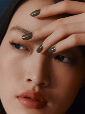 愛馬仕指彩護手系列限量版指甲油，Vert Bronze, 檢視: 佩戴, worn, 檢視共4張圖片的第7張