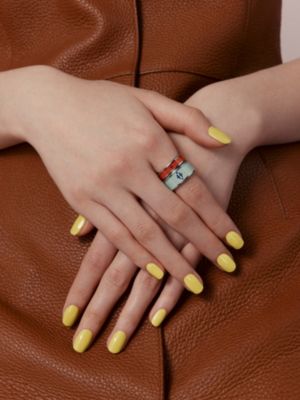 네일 에나멜, 리미티드 에디션, 존 폴른, 보기: 이미지: 제품 착용 이미지, worn, 3개 중 7번째 보기