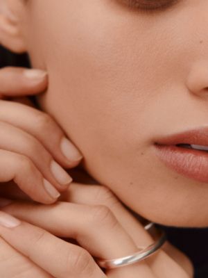 Luminous matte skincare foundation, 33W Sisal, View: Worn, worn, view 3 of 7