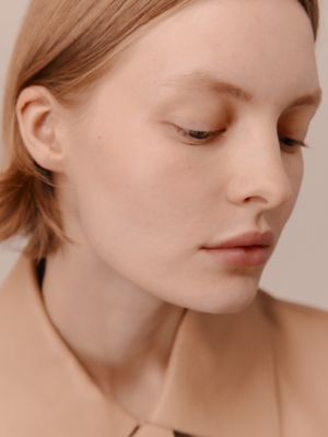 Hermès Plein Air 完美妝前乳, 檢視: 佩戴, worn, 檢視共3張圖片的第8張