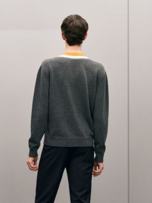 "Decoupe sellier" V-neck cashmere sweater, View: Worn, worn, view 3 of 5