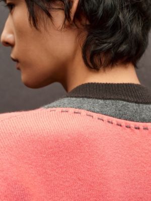 Pullover mit V-Ausschnitt "Découpe sellier" aus Kaschmir, Ansicht: Getragene Ansicht, worn, Ansicht 5 von 5