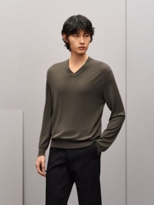 "Detail H" V-neck wool sweater, View: Worn, worn, view 2 of 5