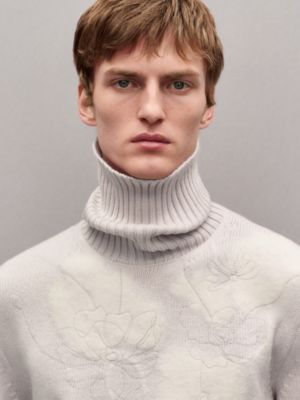 "Fleurs et flous" turtleneck cashmere sweater, View: Worn, worn, view 4 of 6