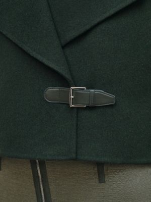 캐시미어 슬리브리스 쇼트 베스트, 보기: 이미지: 제품 착용 이미지, worn, 6개 중 6번째 보기