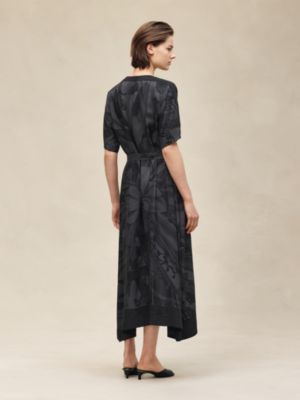 "Soleil de Soie Poudre" classic caftan, View: Worn, worn, view 3 of 6