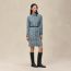 Kleid Inspiration Chemise mit "Cahier du Colporteur"-Print, bleu adriatique