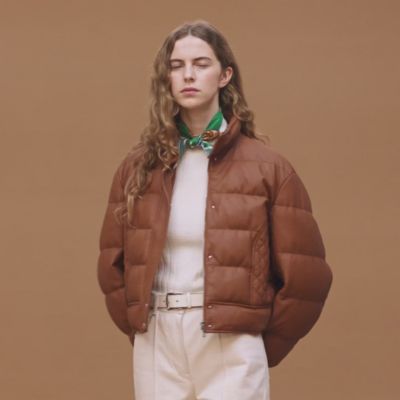 Anorak en piel, Vista: vídeo, vista 2 de 7